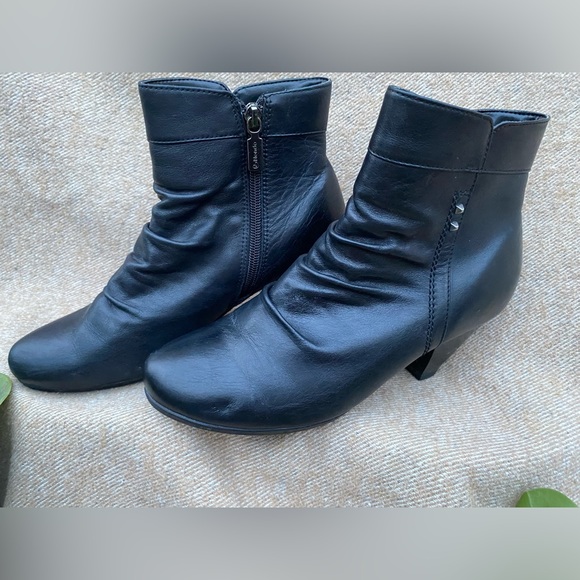 Blondo Women’s Size 8 Leather Ankle Boot with Heel - Picture 1 of 4